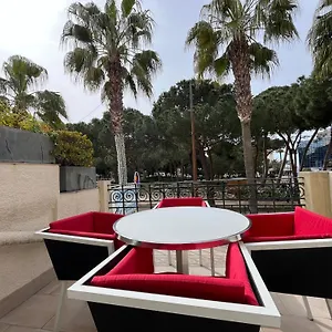 Sur La Pinède à Juan Les Pins Appartamento